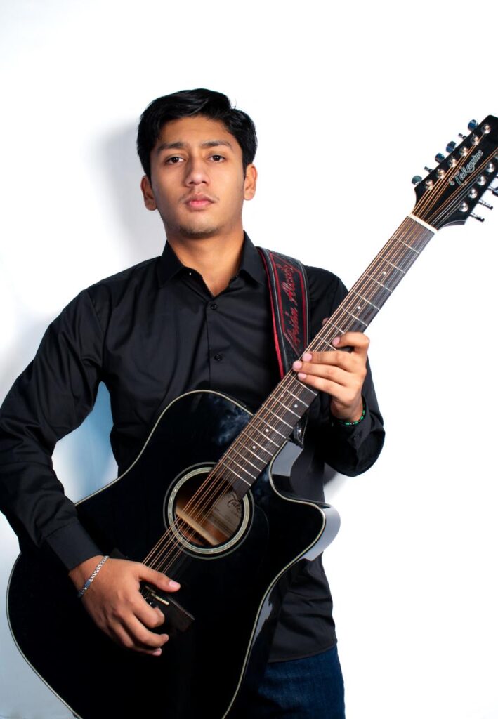 yo y mi guitarra